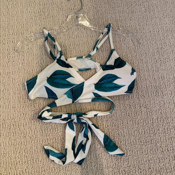Cupshe Palm Leaf Wrap Bikini Set - Picture 2 of 5